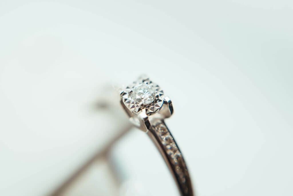 The Dos & Don'ts Of Buying An Engagement Ring